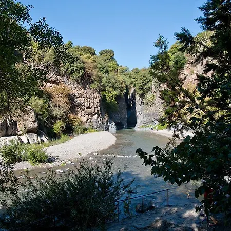 Οργανωμένο κάμπινγκ Glamping Alcantara 3*