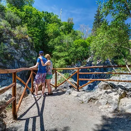 Οργανωμένο κάμπινγκ Glamping Alcantara 3*